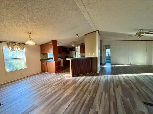 Photo - 111 Lakeside Woods Dr