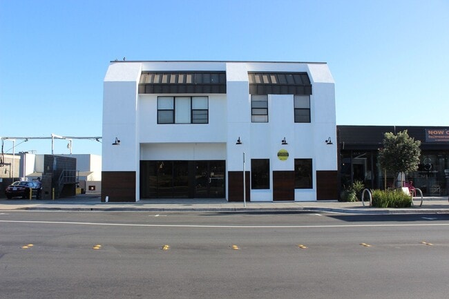 Building Photo - 555 Broadway Ave Unit 2