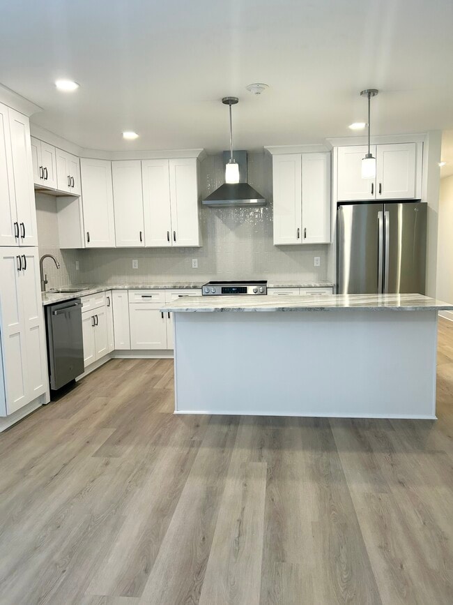 Building Photo - 57 Monroe Ave Unit 6 Rental