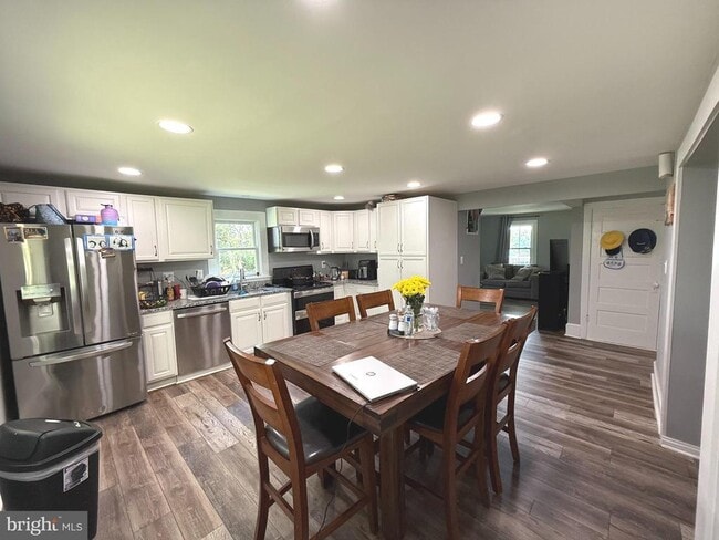 Photo - 15543 Edgegrove Rd