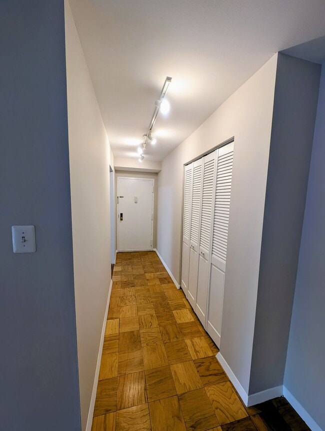 Photo - Spacious North Bethesda 3BR with Private Patio & Resort-Style Amenities