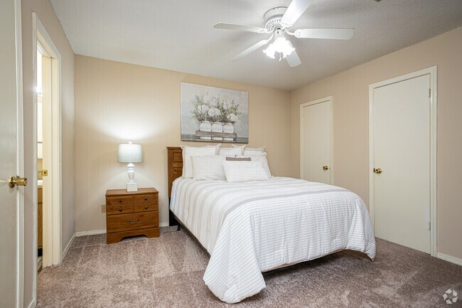 Woodlake Apartments