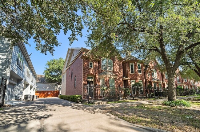 Photo - 90 McGowen St