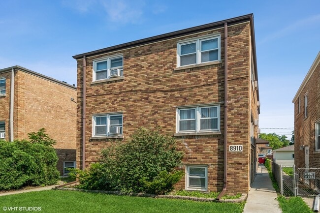 Building Photo - 8910 Grand Ave Unit 1S