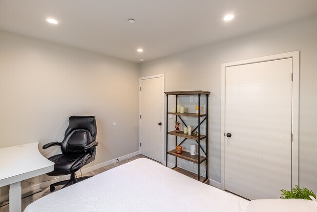 Photo - 8141 Hinds Ave