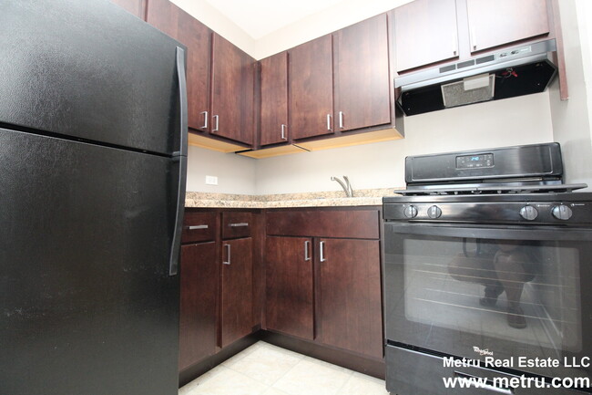 Photo - 1342.5 W Argyle St Condominio Unidad 2E