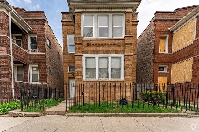 Building Photo - 4938 W Monroe St Rental