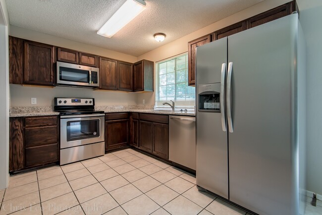 Photo - Beautiful 3 Bedroom Home 5 minutes From UofA!
