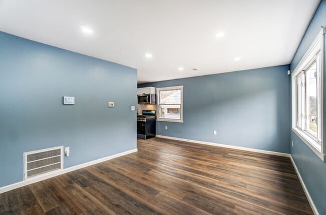 Photo - Three Bedroom Home in North Side!!