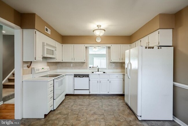 Photo - 801 Winchester Ct