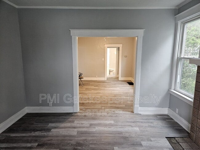 Photo - 5402 Rolston Ave