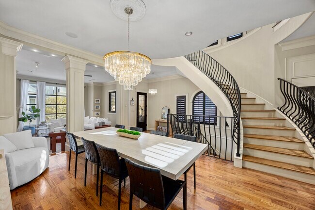 Photo - 1312 Crocker St