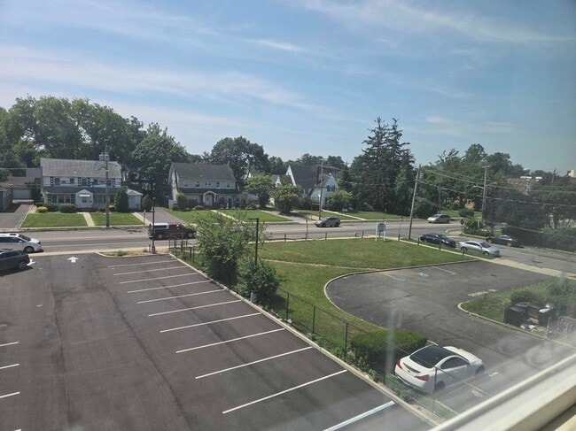 Photo - 539 Front St