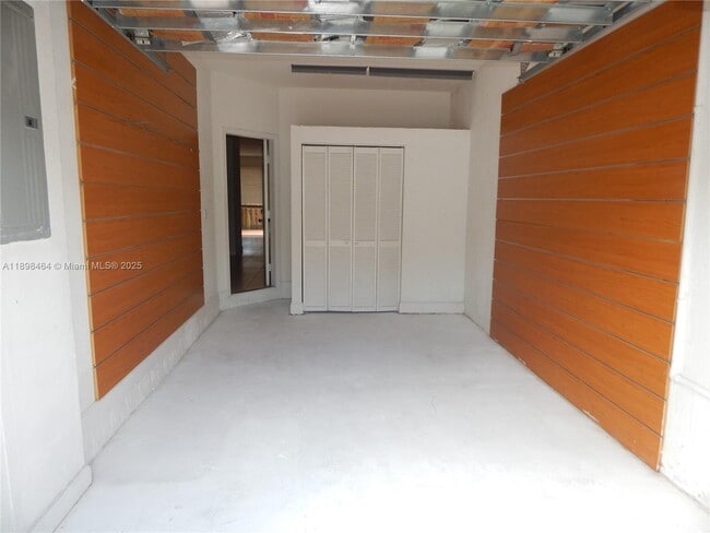 Photo - 10205 NW 10th St