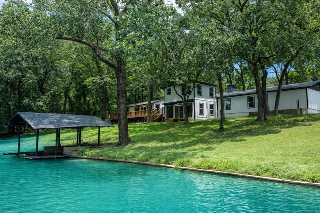 Photo - 2155 Hickory Trce