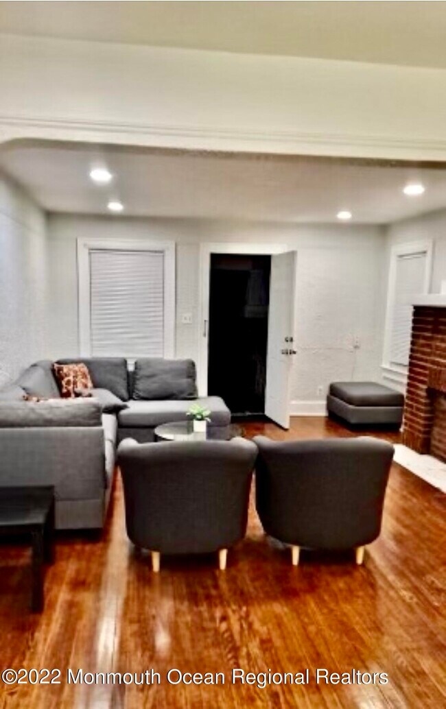 Photo - 127 Phillips Ave