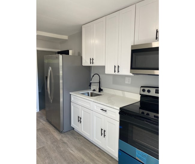 Photo - 1212 Sherwood Ave Unit D Available $700 D