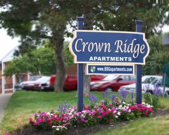Cresta de la corona - Crown Ridge Apartments