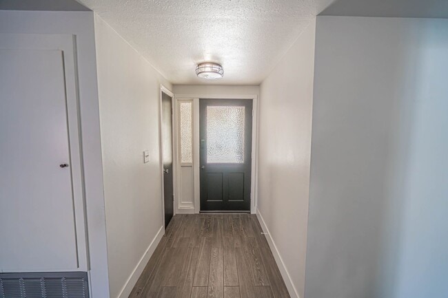 Photo - Single Story Pool House for Rent in Canyon Country!