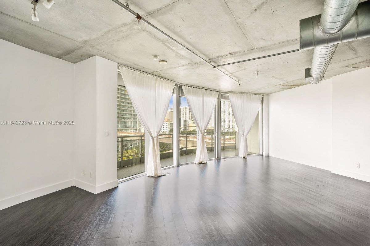 Photo - 690 SW 1st Ct