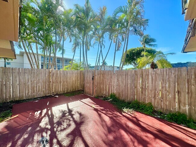 Photo - 225 Lake Arbor Dr