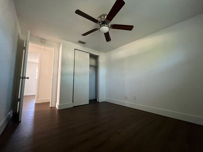 Photo - 9325 Goldenrod Rd Unidad B