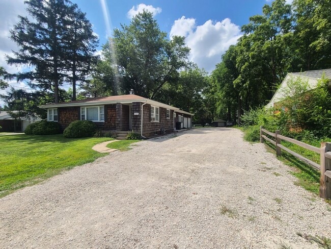 Photo - 3 Bedroom House in Normal