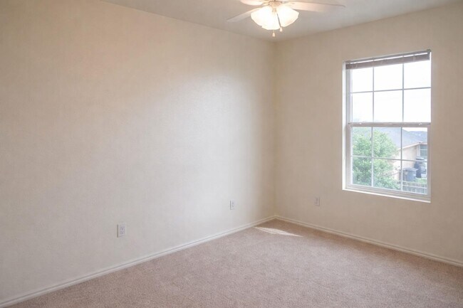 Photo - 4001 Nadine Dr Unidad C