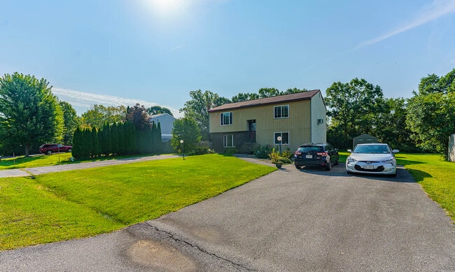 Photo - 44 Suncrest Dr Unit 2nd Fl