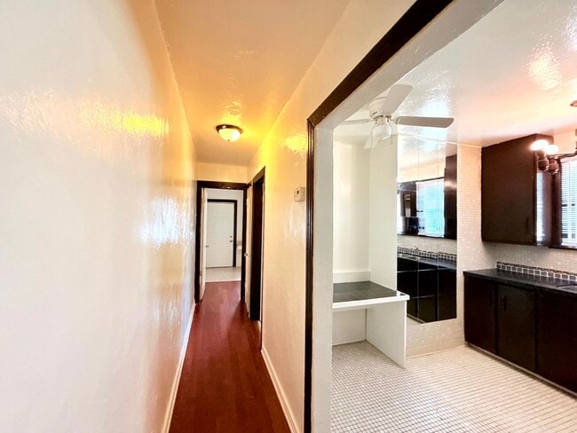 Photo - 2242 1/2-2419 1/2 Burnside Ave Unit 2417