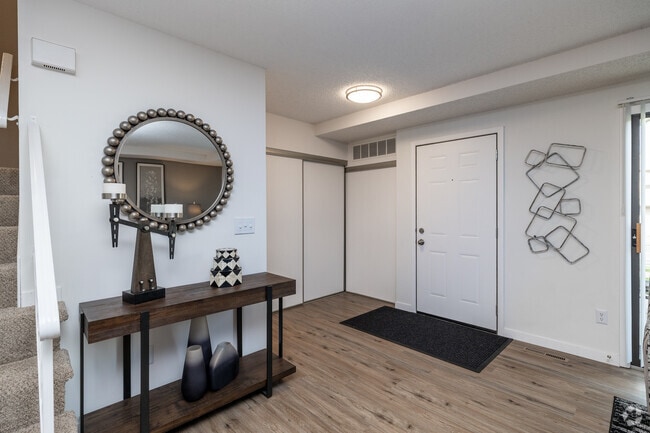 3 habitaciones, 3 baños - 130 m² - Entrada - Saddlewood Park Townhomes