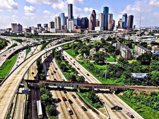 Building Photo - 1012 Rutland St Unit 1