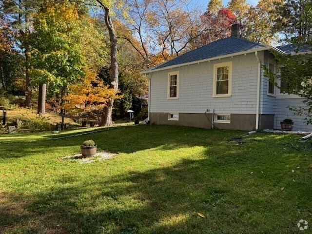 Building Photo - 85 Edgemoor Ave Rental