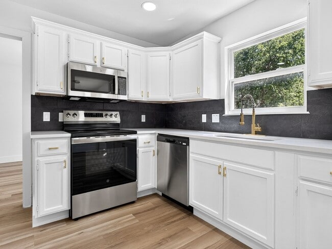 Photo - 1500 Endicott Dr