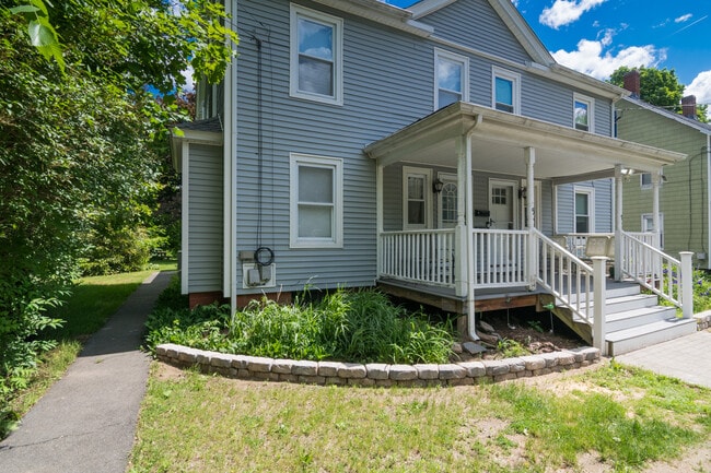 5 Greenwood is the left side of the 2 family. - 5 Greenwood Ct
