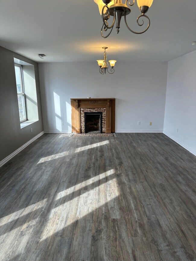 Photo - 1323 Winchester Ave Unit 1323