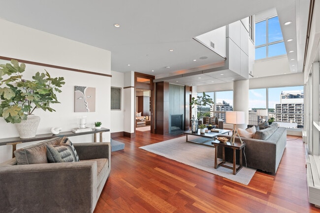Photo - 1522 N Prospect Ave