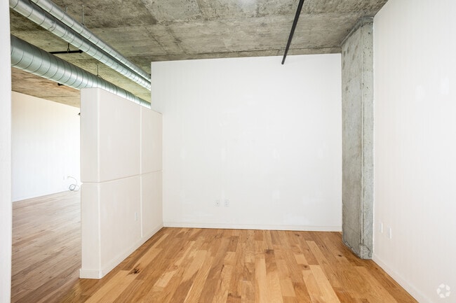 1BR, 1BA - 1,033SF - Bedroom - Waterside Lofts