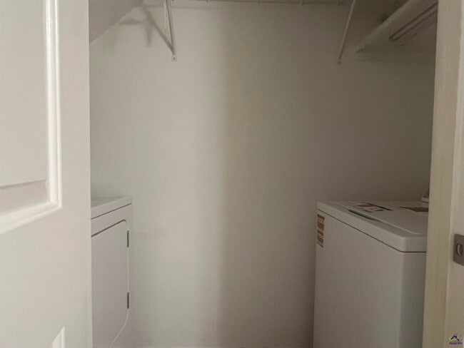 Photo - 137 N Springs Ct