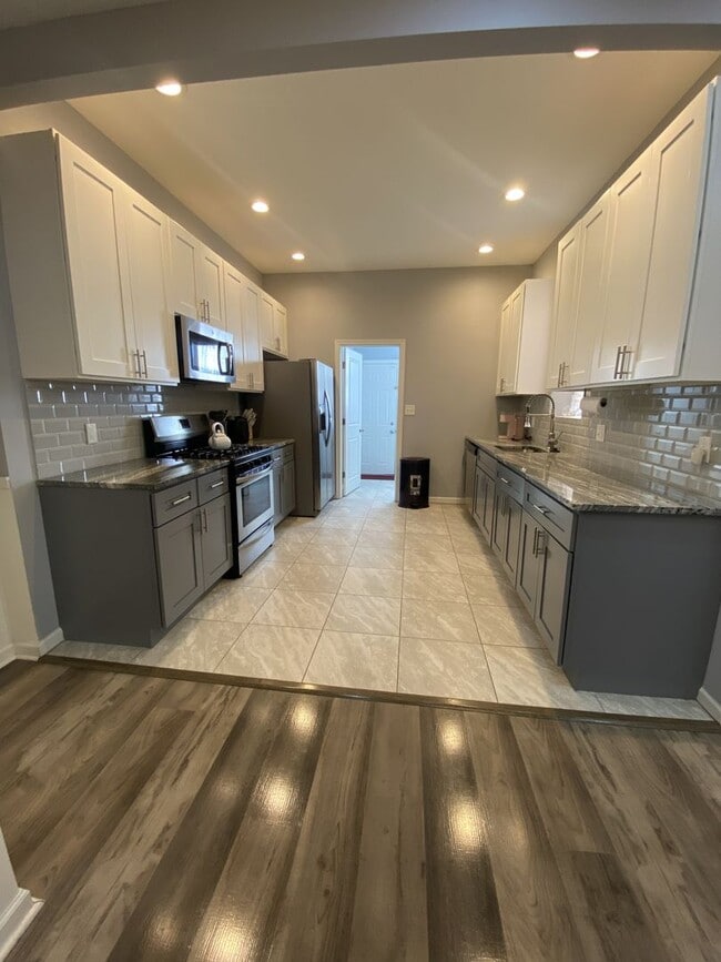 Photo - 5706 Warrington Ave