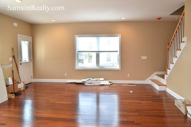 Photo - 178 Gano St