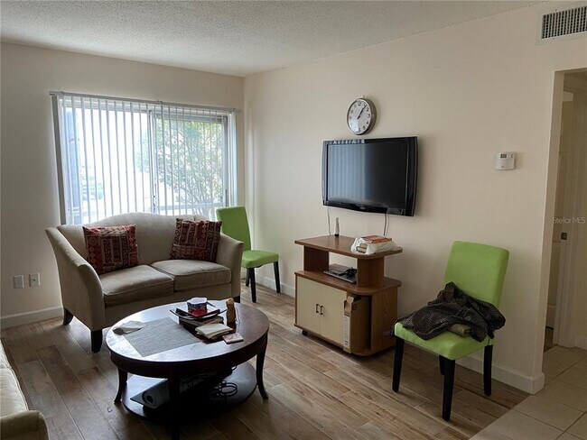 Photo - 1700 SW 16th Ct Unit E8