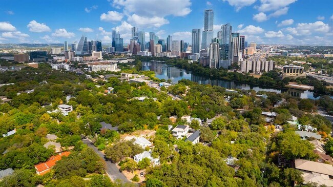 Photo - 811 Rutherford Pl