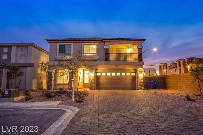 Photo - 8307 Red Lily St