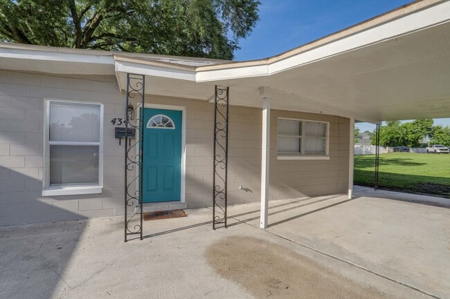 Photo - 434 E Esther St