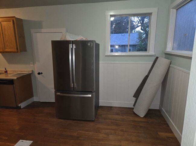 Photo - 534 College St