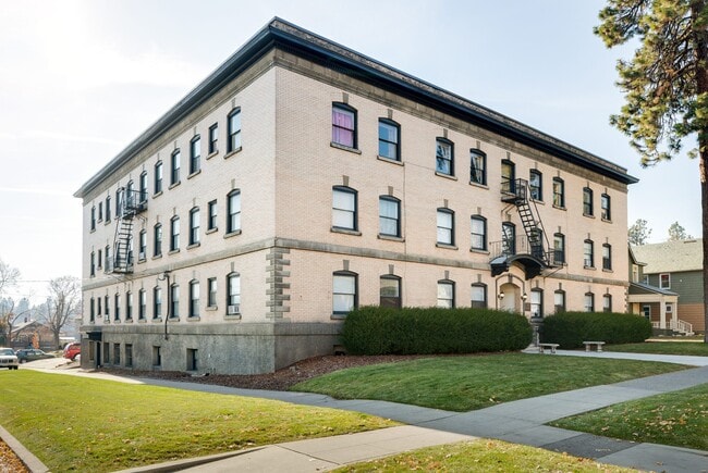 Espanola Elm - Espanola Apartments