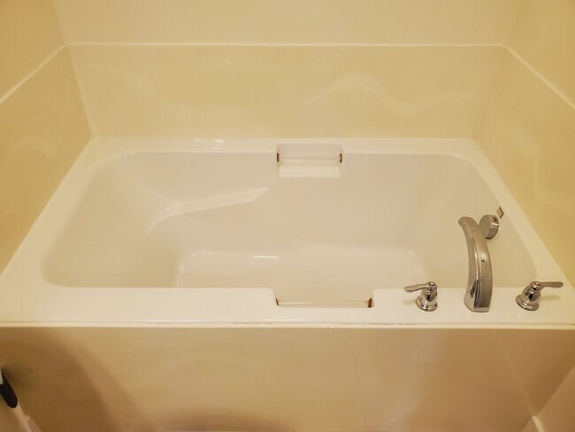 Photo - Huge 2 Bedroom Townhome for Rent at The District!