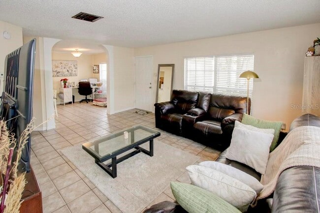 Photo - 637 Kensington Lake Cir