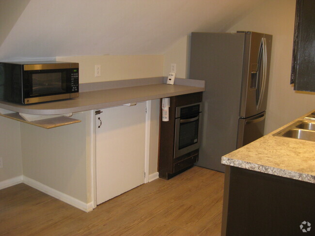 Building Photo - 246 Culver Rd Unit 246 Culver #3 Rental